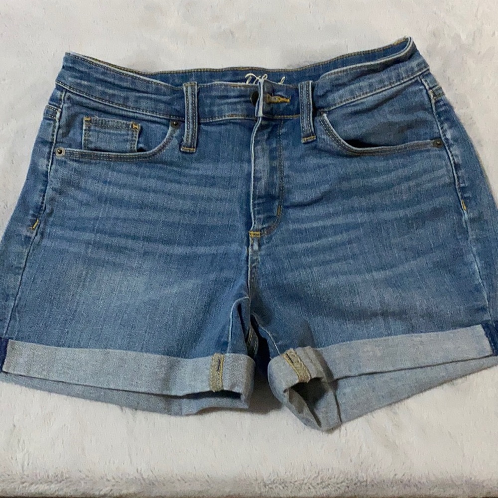 Universal Thread Jean Shorts